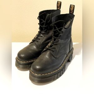 Dr. Marten Platform Lace up Boots Black Womens Sz 9